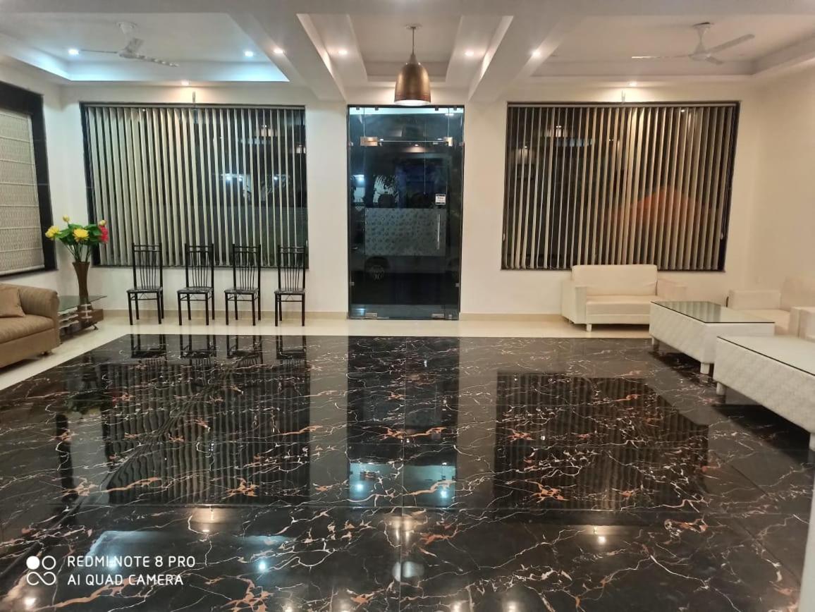 Taj Classic Agra Agra  Εξωτερικό φωτογραφία