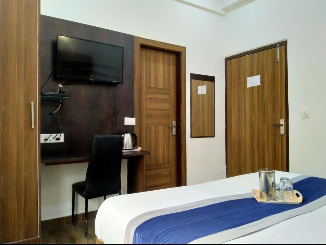 Taj Classic Agra Agra  Εξωτερικό φωτογραφία